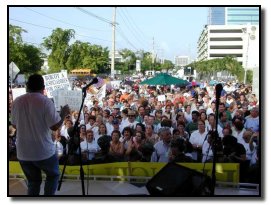 foto 2 de piquete ante Radio Reloj