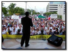 Foto de piquete frente a Radio Reloj